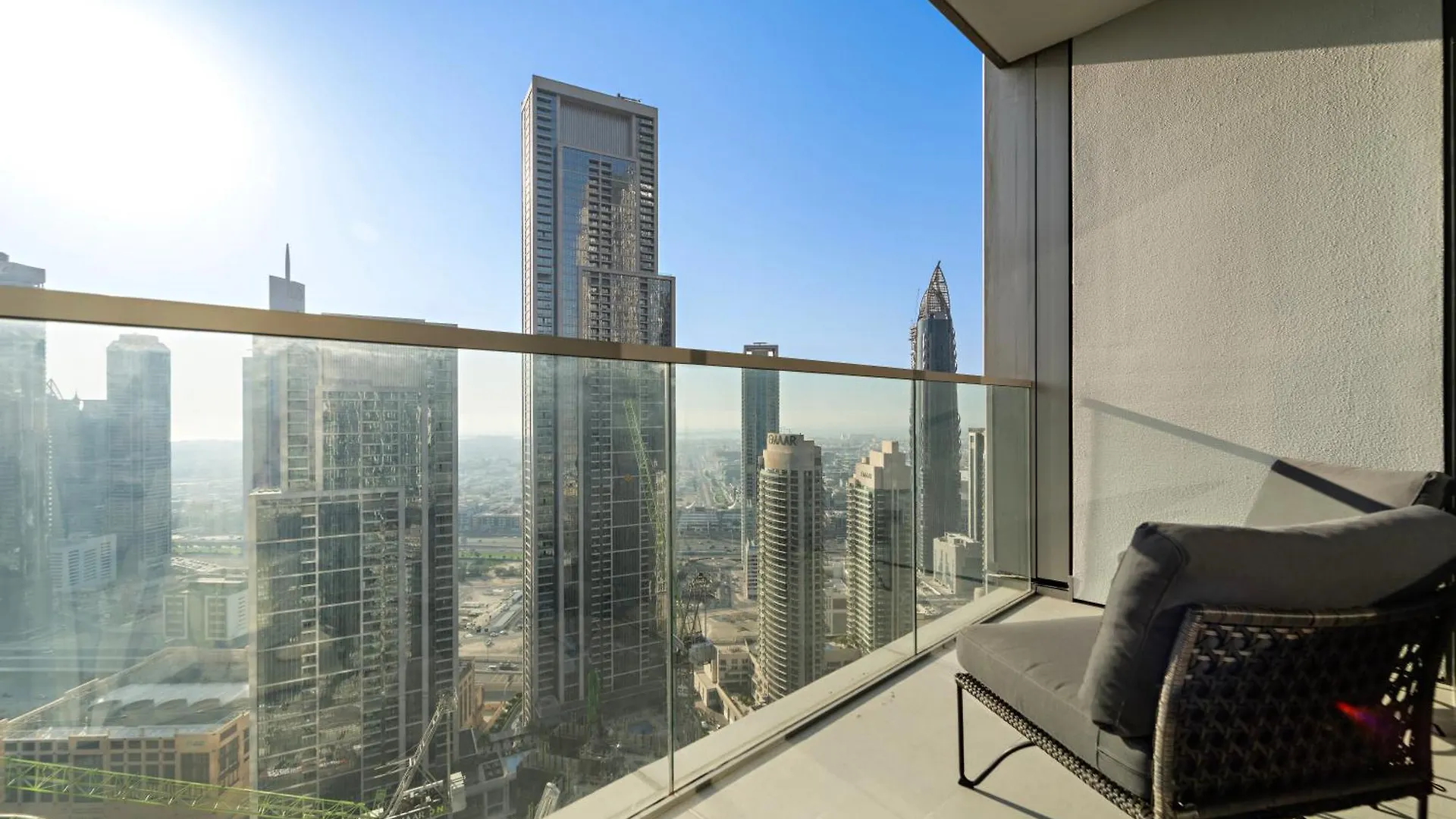 Ferienwohnung Elegant 1Br In Grande Downtown With Pool Dubai