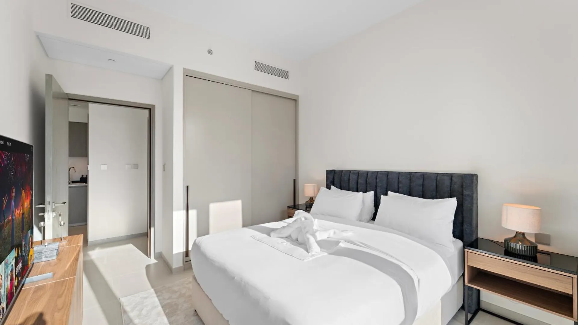 Apartment Ferienwohnung Elegant 1Br In Grande Downtown With Pool Dubai